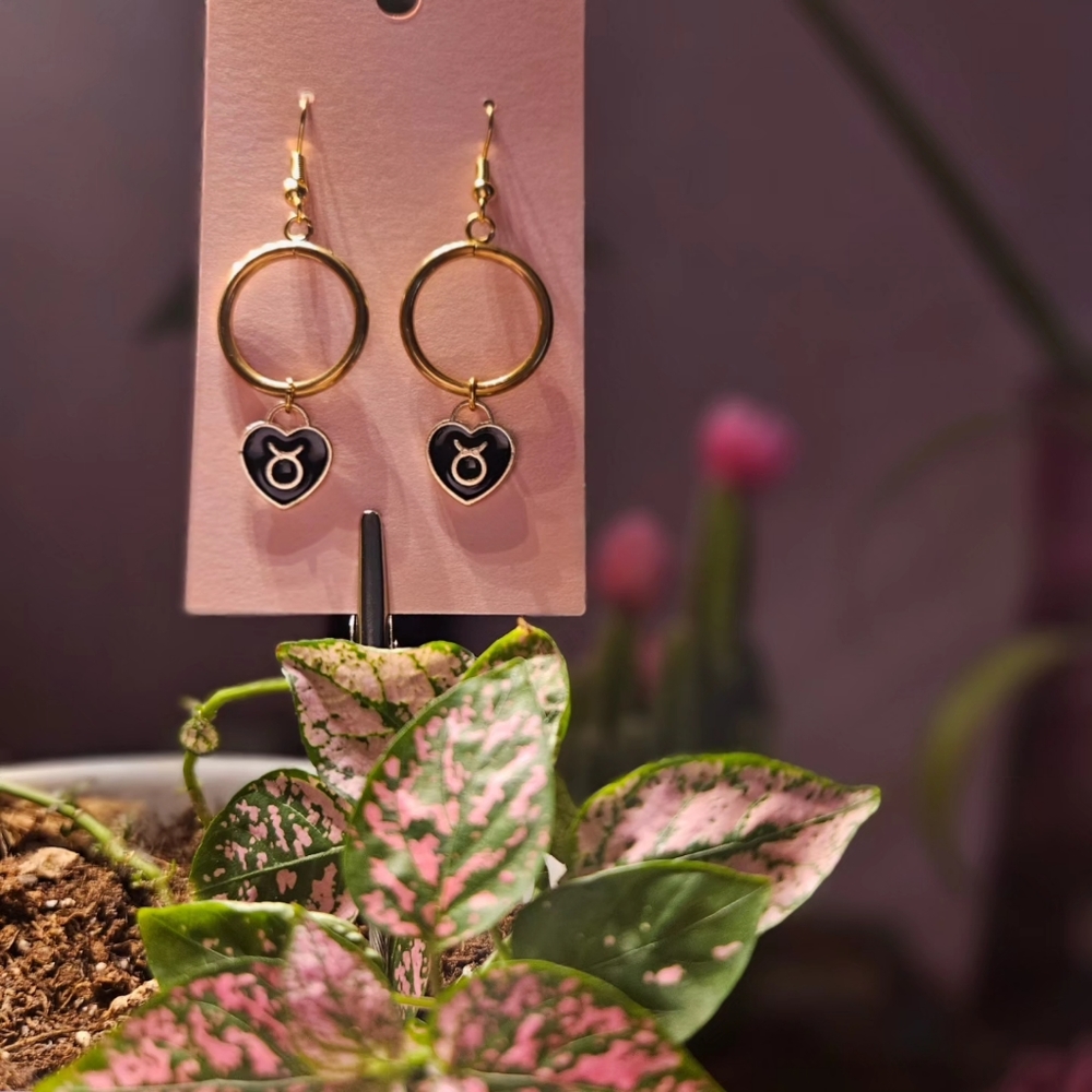 Taurus ♉️ black heart hoop earrings